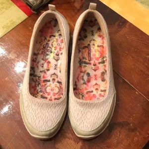 Skechers relaxed fit Air cooled memory foam shoes